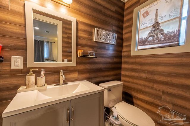 3521 Briar Cliff Dr, Pensacola, FL 32505