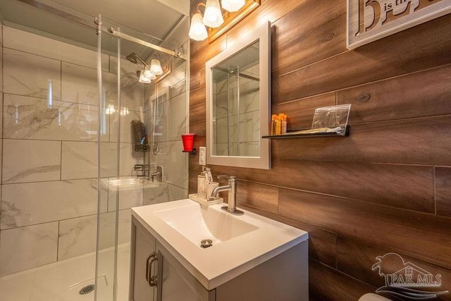 3521 Briar Cliff Dr, Pensacola, FL 32505