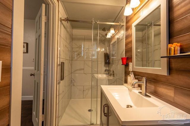 3521 Briar Cliff Dr, Pensacola, FL 32505