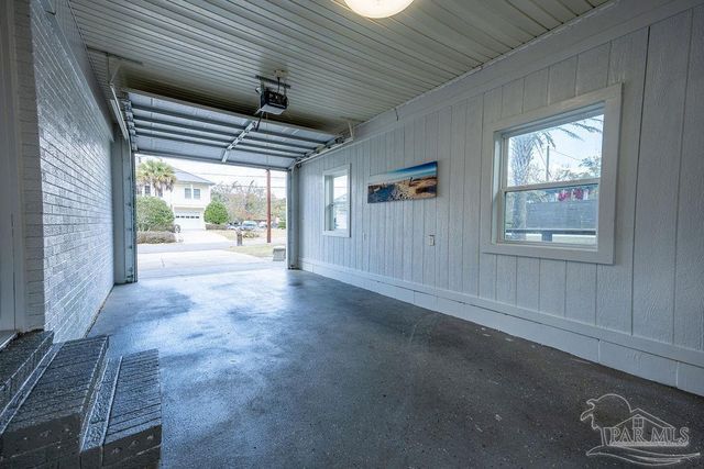 3521 Briar Cliff Dr, Pensacola, FL 32505