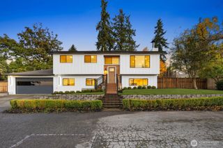 8317 NE 162nd Place, Kenmore, WA 98028