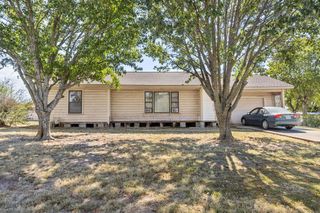 218 E Maple Street, Ravenna, TX 75476
