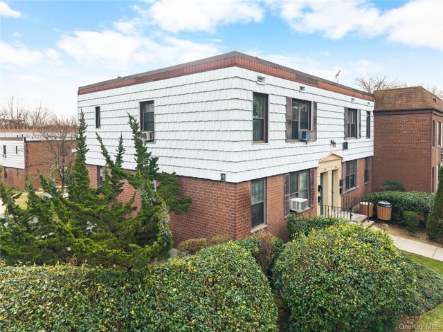 70-79 Park Drive E B, Flushing, NY 11367