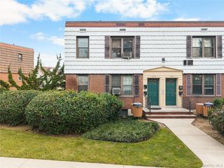 70-79 Park Drive E B, Flushing, NY 11367