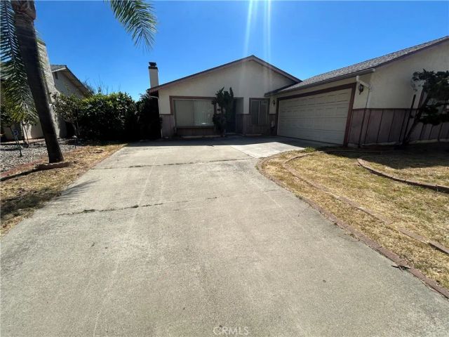 945 Sendero, Escondido, CA 92026