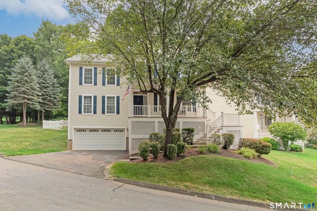 8 Minuteman Circle 8, Southbury, CT 06488