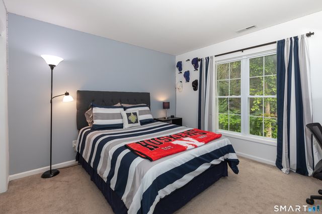 8 Minuteman Circle 8, Southbury, CT 06488