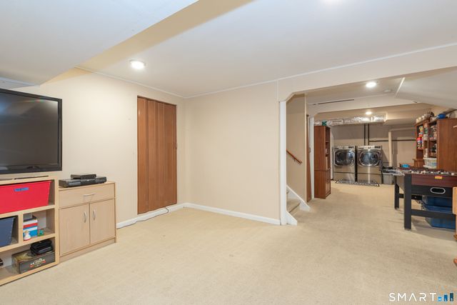 8 Minuteman Circle 8, Southbury, CT 06488