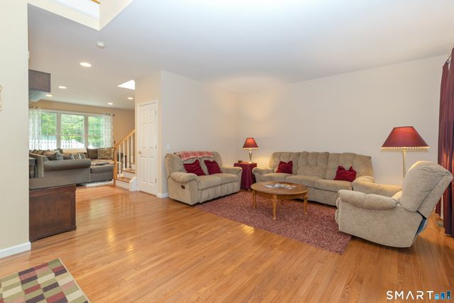8 Minuteman Circle 8, Southbury, CT 06488