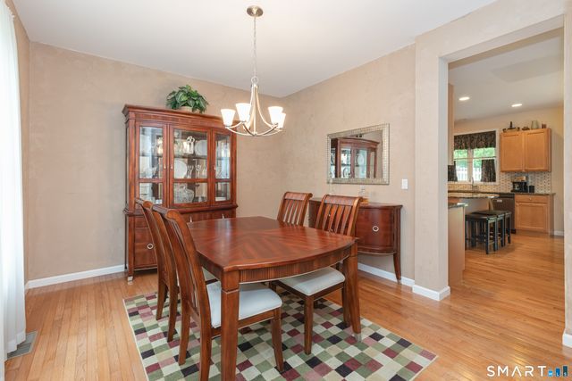 8 Minuteman Circle 8, Southbury, CT 06488