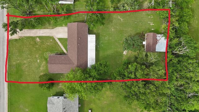 109 Brookhollow Drive, Terrell, TX 75160