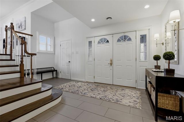 920 Claymark Drive, Town And Country, MO 63131