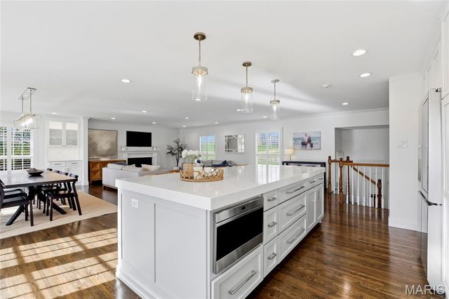 920 Claymark Drive, Town And Country, MO 63131