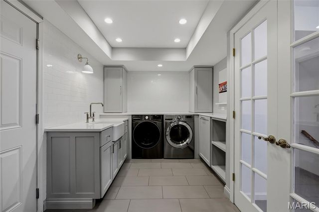 920 Claymark Drive, Town And Country, MO 63131