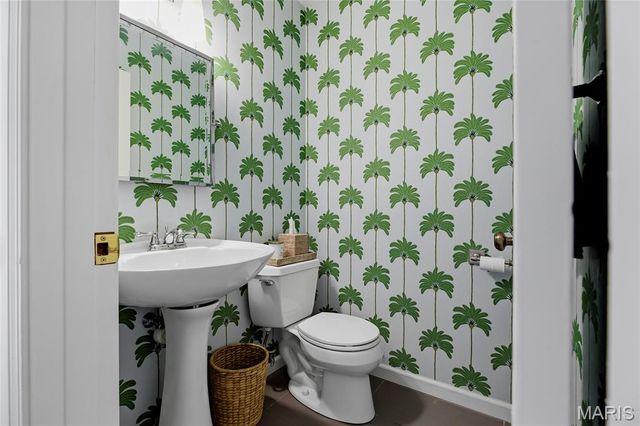 920 Claymark Drive, Town And Country, MO 63131