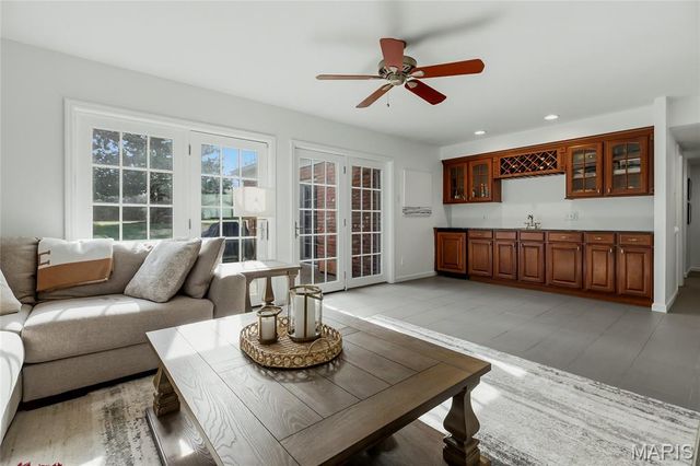 920 Claymark Drive, Town And Country, MO 63131