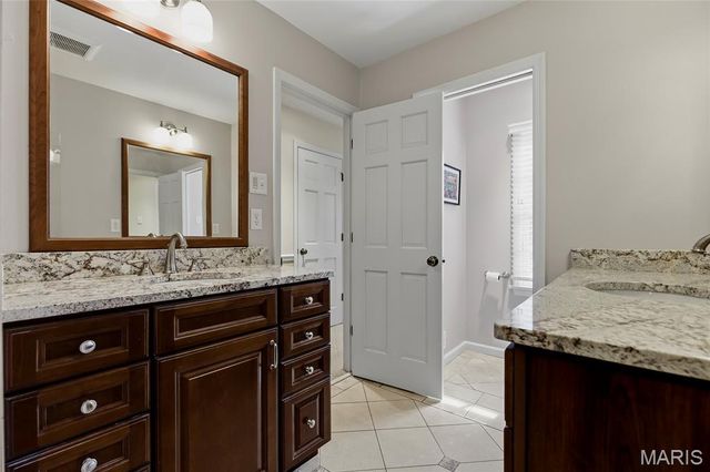 920 Claymark Drive, Town And Country, MO 63131