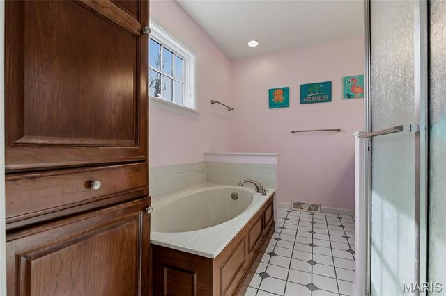 920 Claymark Drive, Town And Country, MO 63131