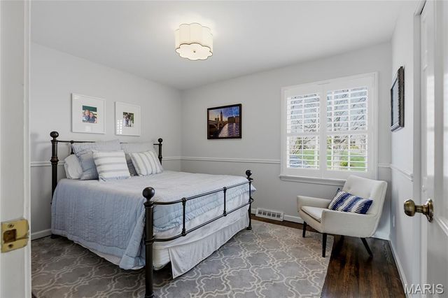 920 Claymark Drive, Town And Country, MO 63131