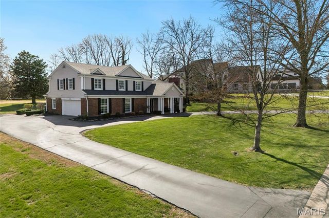 920 Claymark Drive, Town And Country, MO 63131