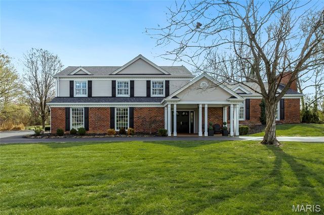920 Claymark Drive, Town And Country, MO 63131