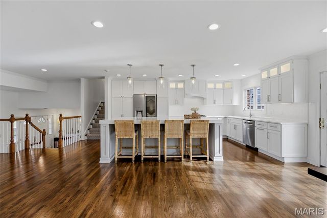 920 Claymark Drive, Town And Country, MO 63131