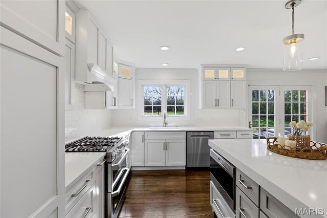 920 Claymark Drive, Town And Country, MO 63131