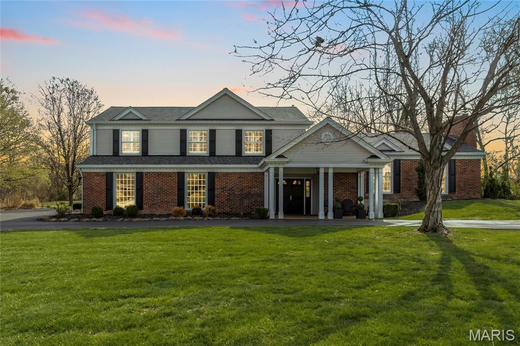 920 Claymark Drive, Town And Country, MO 63131