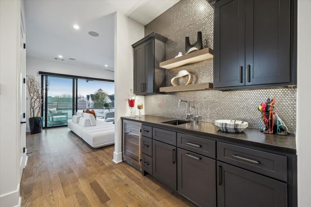 1410 Indiana Street, Houston, TX 77006