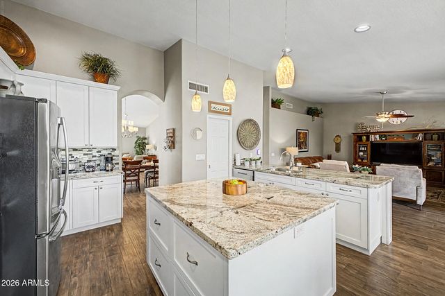 26427 S FLAME TREE Drive, Sun Lakes, AZ 85248
