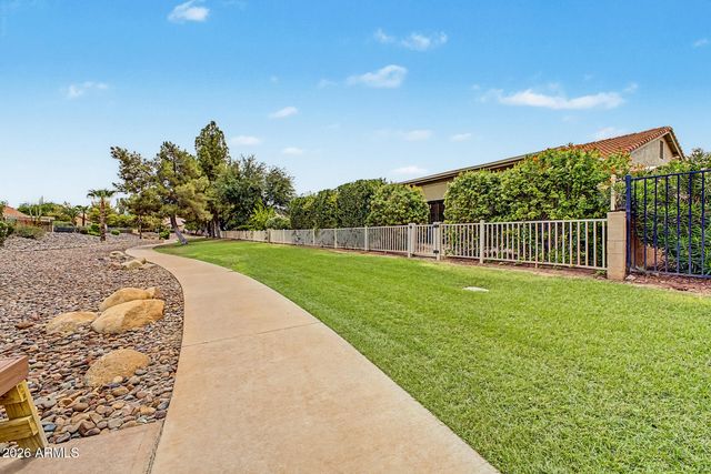 26427 S FLAME TREE Drive, Sun Lakes, AZ 85248
