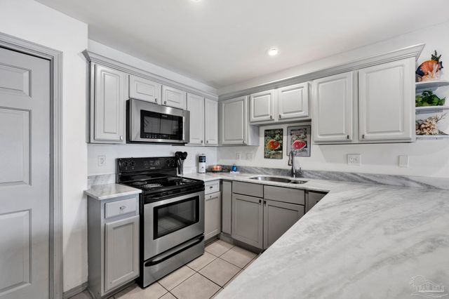 13351 Johnson Beach Rd 215-E, Pensacola, FL 32507