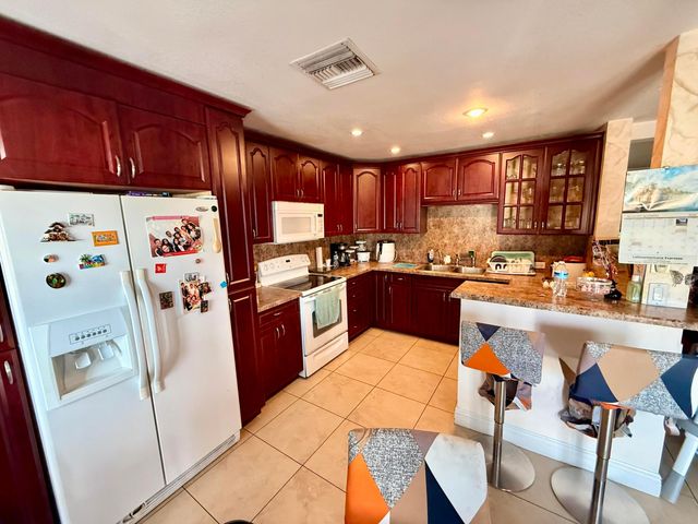 6238 SW 7th Street, Margate, FL 33068