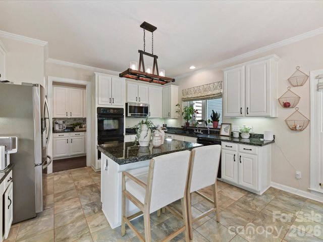 5222 Mcchesney Drive, Charlotte, NC 28269
