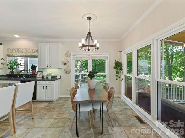 5222 Mcchesney Drive, Charlotte, NC 28269