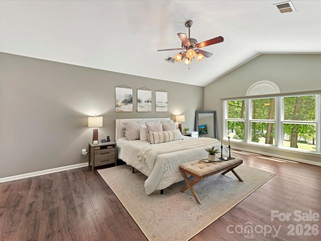 5222 Mcchesney Drive, Charlotte, NC 28269