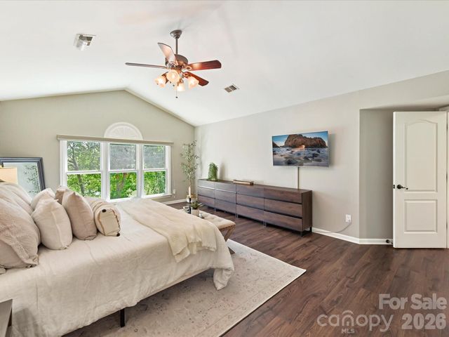 5222 Mcchesney Drive, Charlotte, NC 28269