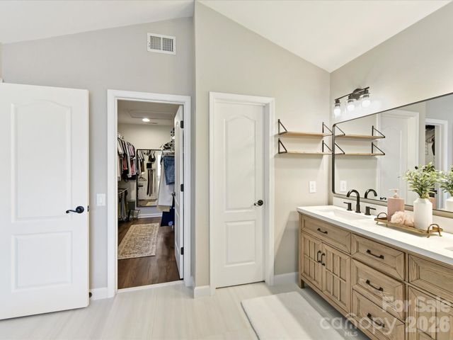 5222 Mcchesney Drive, Charlotte, NC 28269