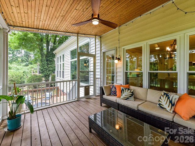5222 Mcchesney Drive, Charlotte, NC 28269