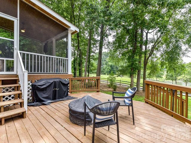 5222 Mcchesney Drive, Charlotte, NC 28269