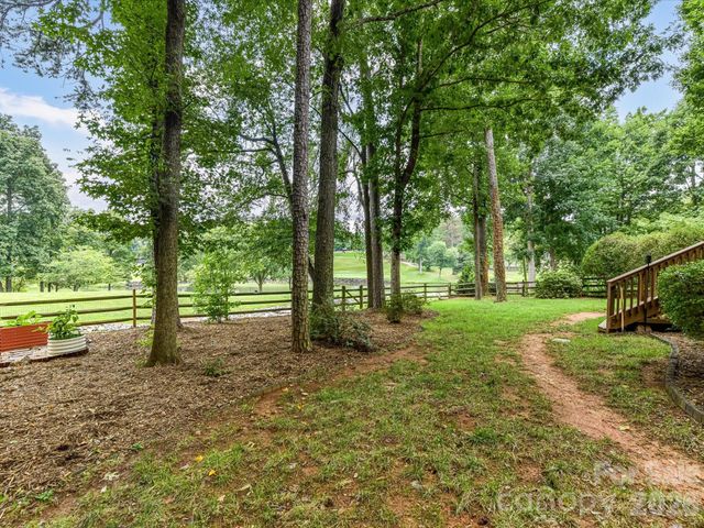 5222 Mcchesney Drive, Charlotte, NC 28269