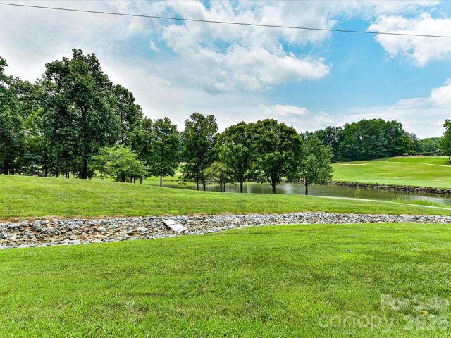 5222 Mcchesney Drive, Charlotte, NC 28269