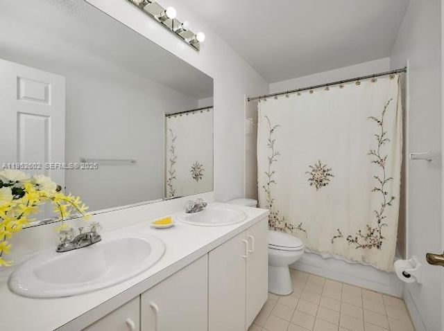 8007 SW 157th Pl, Miami, FL 33193