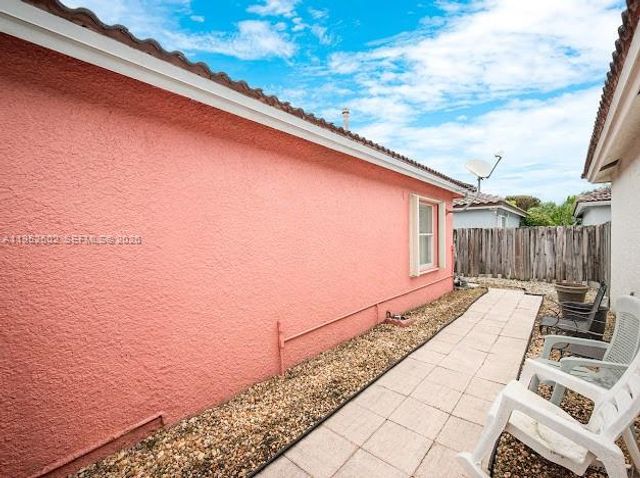 8007 SW 157th Pl, Miami, FL 33193