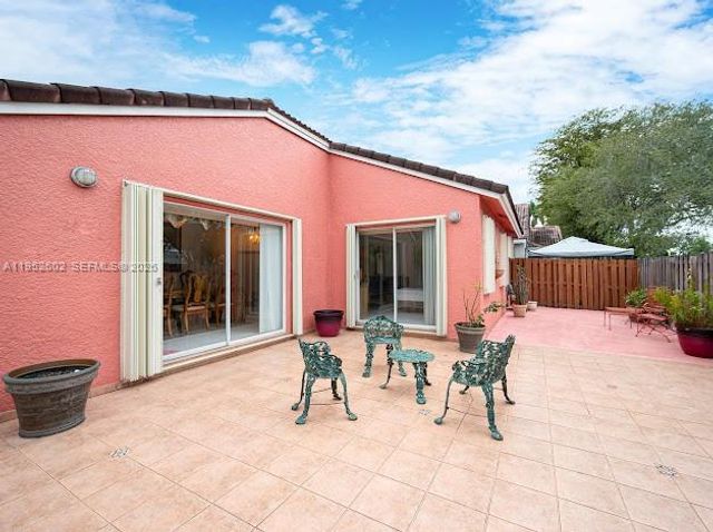 8007 SW 157th Pl, Miami, FL 33193