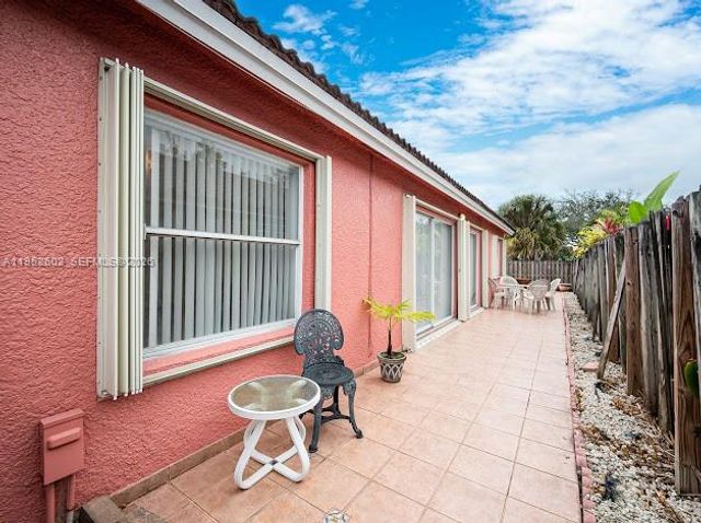 8007 SW 157th Pl, Miami, FL 33193