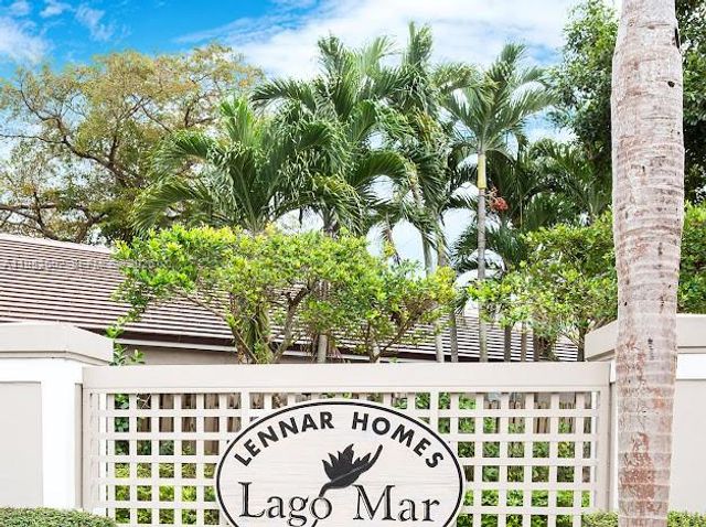 8007 SW 157th Pl, Miami, FL 33193