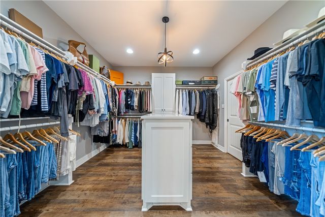 1933 Magnolia Falls Dr, Corpus Christi, TX 78415