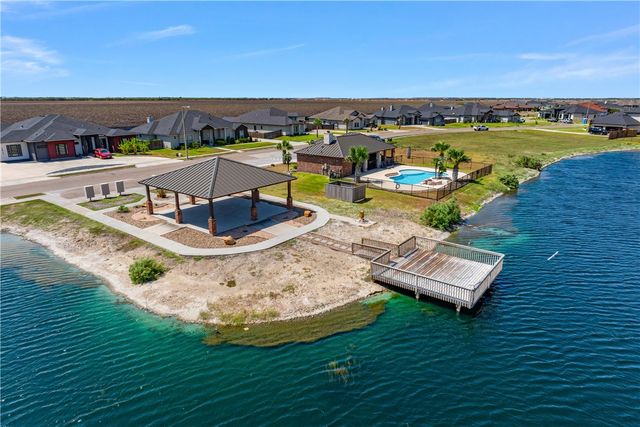 1933 Magnolia Falls Dr, Corpus Christi, TX 78415