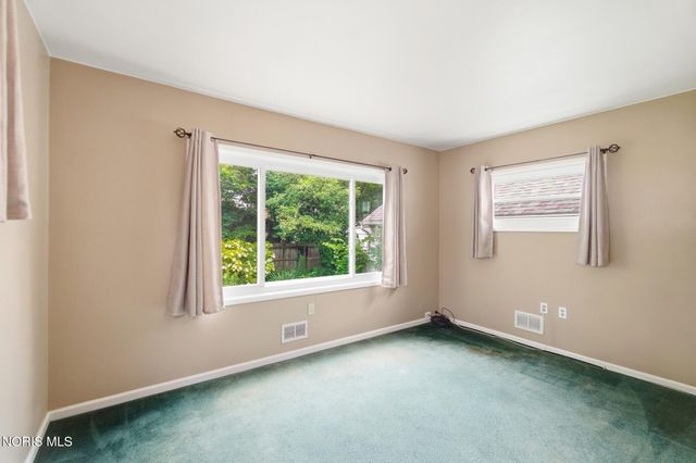 3025 Sherbrooke Road, Toledo, OH 43606